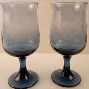 Elegant Blue  Pfaltzgraff Yorktowne Glasses